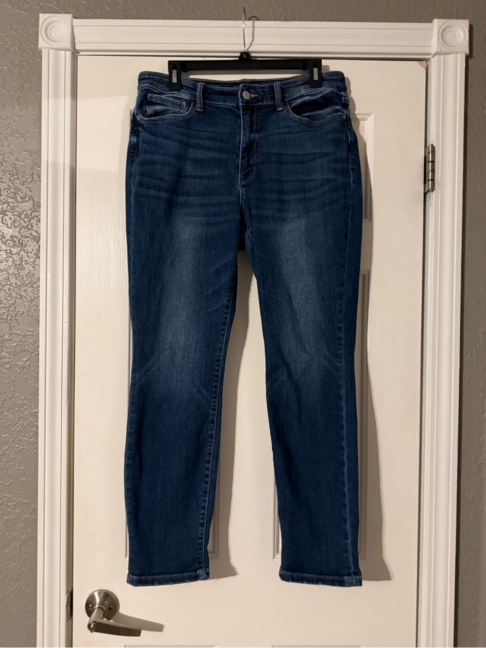 Judy Blue Boyfriend Fit Jeans in Dark Indigo